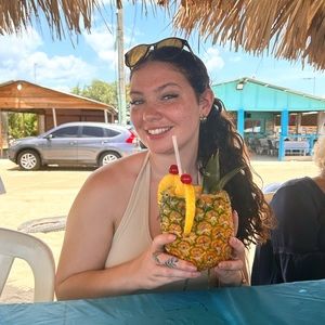 Meet your Posher, Micaela